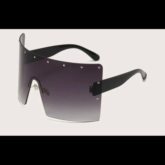 Shades/Sunglasses - Picture 4 of 4